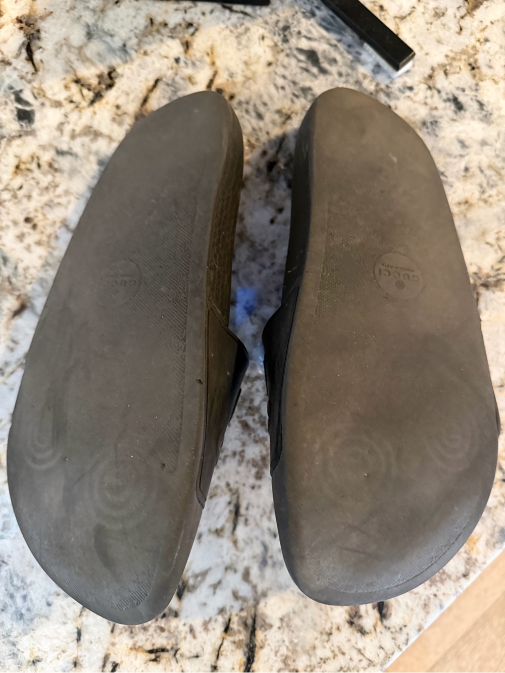 Gucci Black Embossed Logo Rubber Slide Sandals - Picture 2 of 2